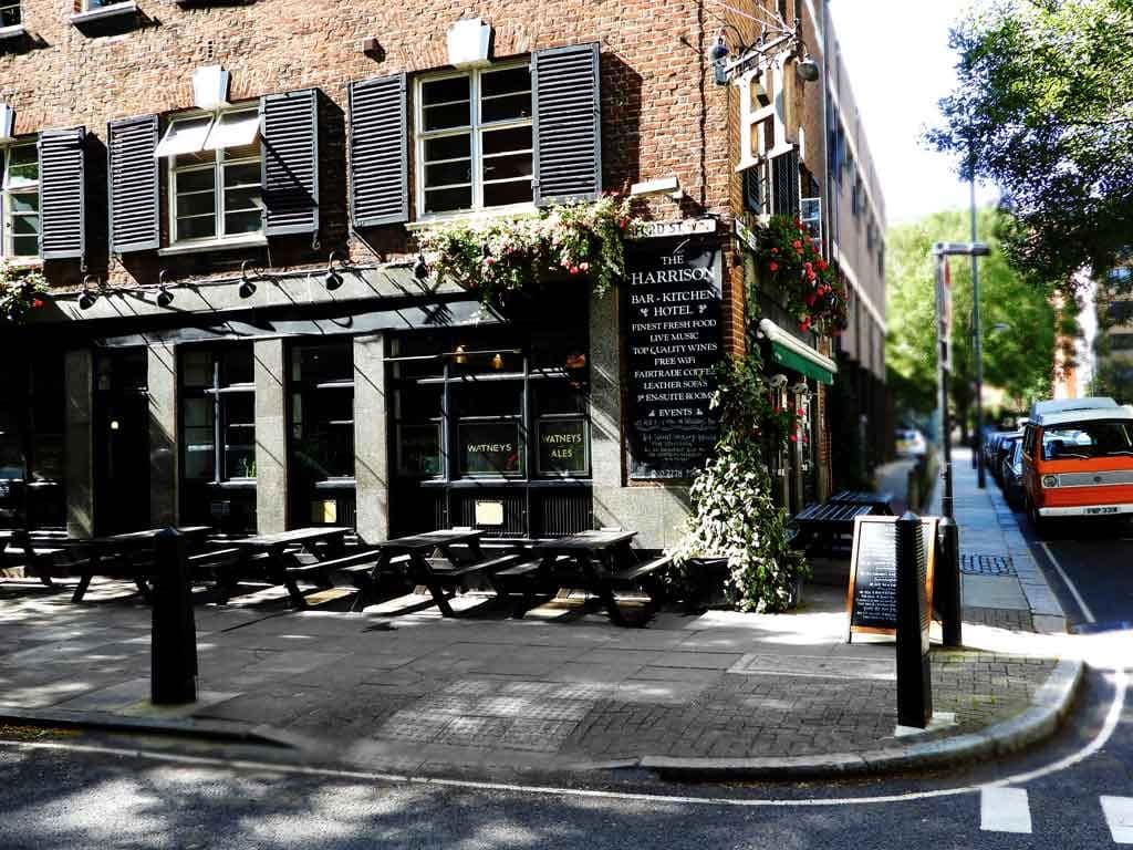 Harrison Pub & Hotel