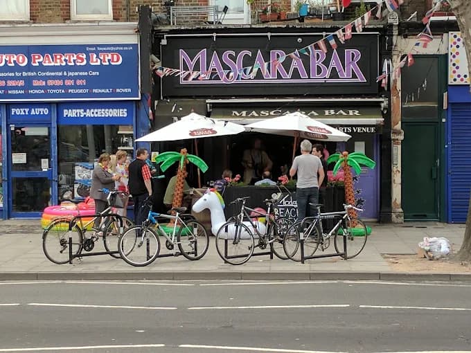 Mascara Bar