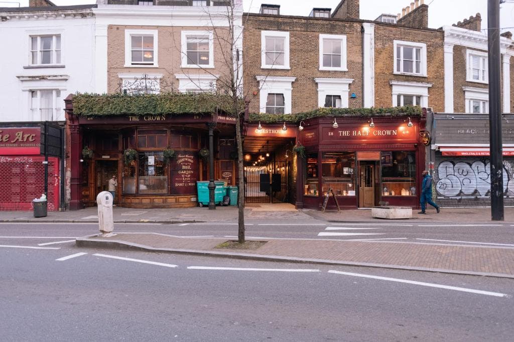 The Crown Pub & Guesthouse