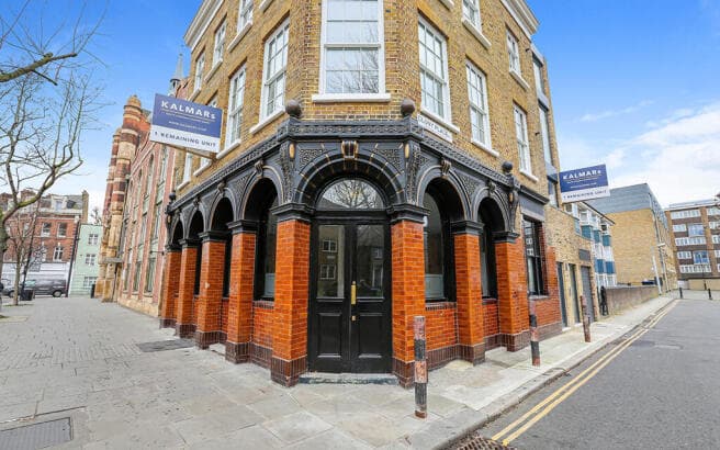 The Hand & Marigold Free House